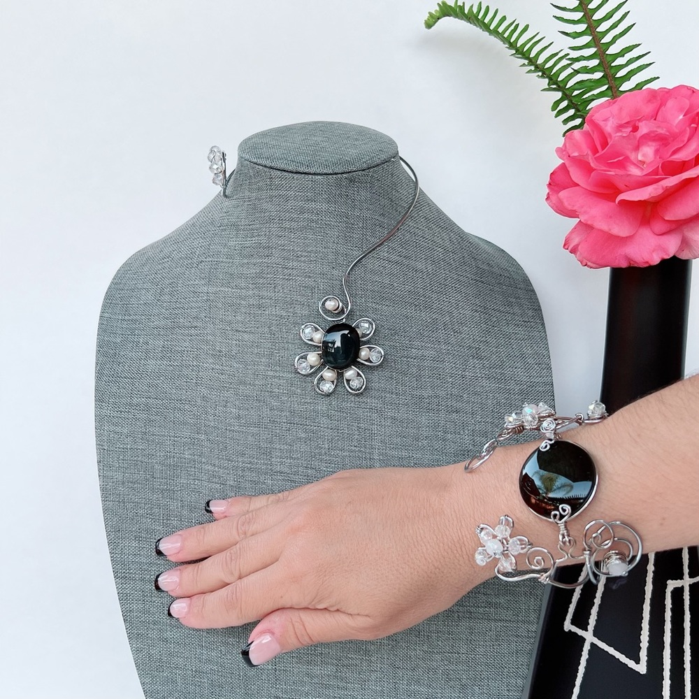 (Set) Handcrafted Wire Choker Necklace and Bracelet